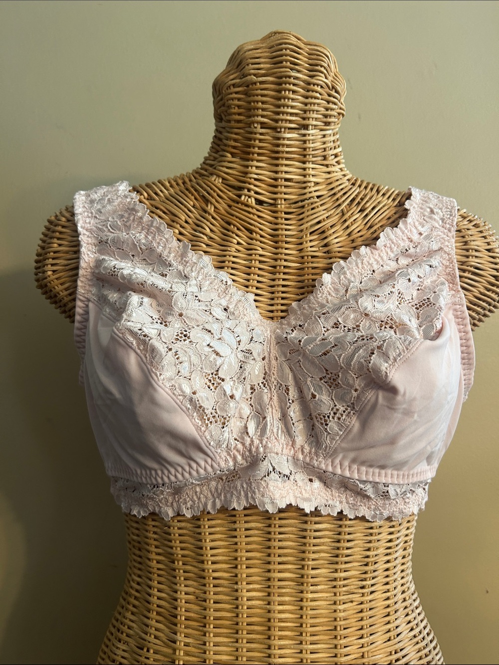 Soft Lace Full-Coverage Wireless Bra‎ - Light Pink XL